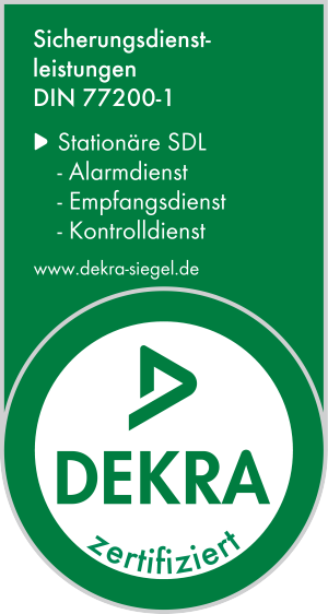 DEKRA-Zertifizierungssiegel: Sicherungsdienstleistungen nach DIN 77200-1, stationäre Sicherheitsdienstleistungen